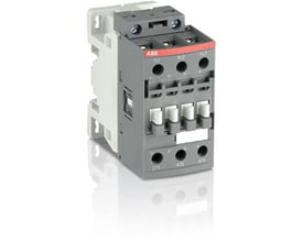 ABB AF38-30-00-12 kontaktor med 3 poler, grå og hvid plastkonstruktion med tydelige mærkningsfelter.