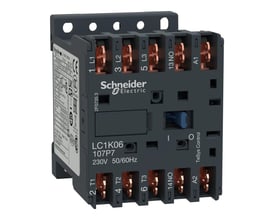 Schneider Electric kontaktor LC1K06 107P7 til 230V 50/60Hz, 3-polet med 1 NO kontakt, set skråt forfra med tydelige mærkater.