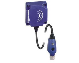 Schneider Electric rotationsvagt 40x40 mm med AC/DC PNP NC, 15mm detekteringsafstand og tilhørende kabel med stik i blå farve.