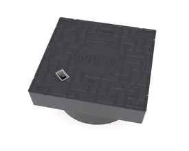 Sort NID komposit karm og firkantet dæksel med opføring 425mm, klassificeret B125 iht. EN124.