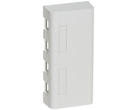 LK FUGA Softline underlag i lysegrå med plads til 2½ modul dataudtag, der kan rumme op til 4 Actassi konnektorer.