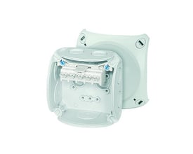 Nærbillede af Hensel Forgreningsdåse DK0202G, fokus på den 5-polede klemme med terminaler til kabler fra 0,75-4 mm².