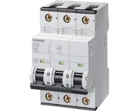Siemens SENTRON 5SY6313-6 automatsikring med tre poler, B-karakteristik og 13 A, set forfra og fra siden.