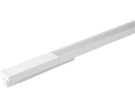 Toto Square 1200, en hvid skinne med justerbar farvetemperatur (CCT) og effekt på 17-36W, vist på hvid baggrund.