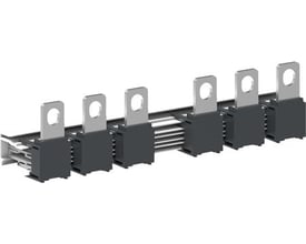 Schneider Electric omkoblings skinnesæt til 3-faset brug, med 225A mærkestrøm, vist med 6 metal terminaler.