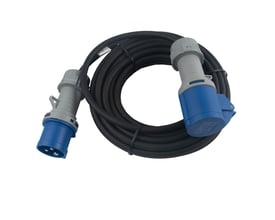 VAERK kabelsæt med 10 meter langt 3G1,5 H07RN-F kabel, 16A CEE 3P stikprop og forlængerled, IP44 klassificering.