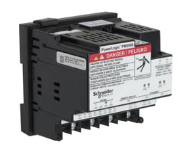 Schneider Electric PM5563 powermeter til DIN-skinne med advarselsmærkater og tilslutningsmuligheder vist fra siden.