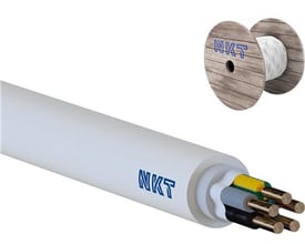 Detaljeret nærbillede af NKT HJX/NOIKLX Xtra B2ca kabel, der fokuserer på de fem kobberledere med farvet isolation og den ydre hvide kappe.