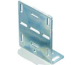 Schneider Electric vinkelbeslag til XU2 laser, fremstillet af galvaniseret metal med monteringshuller.