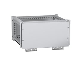 Schneider Electric Skinneboks SFN, 300x600x500 mm, grå RAL 7035, med en IP55 og IK10 klassificering. Boksen er lavet af genbrugsstål.