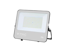 V-TAC LED-projektør på 150 W med CREE-chip, bred lysflade og sort hus set skråt forfra.