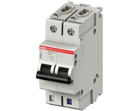 ABB S401M-D32NP afbryder, 1-polet + nul, D-karakteristik, 32A og 10kA, vist fra venstre side på hvid baggrund.