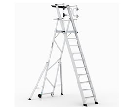KEYPRO platformsstige med 9+1 trin, lavet af aluminium med en stor platform og selvlukkende indgang.