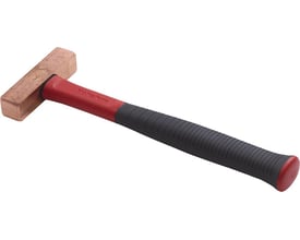Hultafors kobberhammer CU med gnistfrit kobberhoved og ergonomisk rødt glasfiberskaft med sort gummihåndtag.