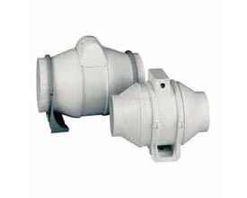 CATA Duct In Line kanalventilator med 160 mm diameter i hvidt metal, vist med to forskellige enheder på en neutral baggrund.