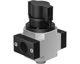 Festo on/off valve HE-3/8-D-MINI i sølvfarvet metal med sort drejehåndtag og tilslutningsstykker.