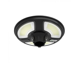 V-TAC sort LED-solcellehavelampe på Ø42 cm set nedefra med de buede lysfelter og sensor.