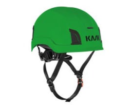 Grøn Kask Zenith X Max sikkerhedshjelm med sort hagerem og justerbare stropper, set skråt forfra.