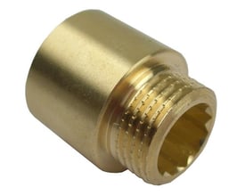 Haneforlænger i poleret messing med synligt udvendigt gevind og åben ende, 3/4 tomme og 25 mm lang.
