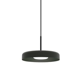 Molto Luce Sven PD pendel i grøn, vist isoleret på en hvid baggrund, med sort ledning.