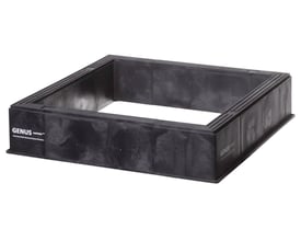 Uni-Seals mellemsektion til kabelbrønd, 900 x 450 x 150 mm, set fra siden med logo tydeligt vist.