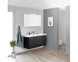 Dansani Mido+ spejl på 70x120 cm, monteret over et mørkt træ-vaskemøbel med hvid vask og krom armatur.