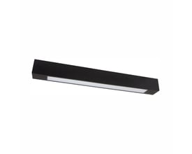 Samlet sort SpectrumLED-armatur til ét 60 cm T8 LED-rør, vist skråt forfra med en lang hvid lysflade.
