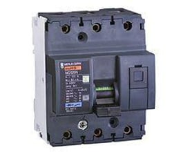 Schneider Electric NG125N maksimalafbryder, 3-polet, 10A, med grøn og sort kontakt og tydelig mærkning på frontpanelet.