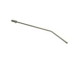 Lang vinkeldysse i forniklet messing fra Parker med M12x1,25 gevind og 2,5MM DN-diameter på hvid baggrund.