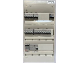 Færdigmonteret Gamma 3R gruppetavle i hvid med HPFI 40A 30mA, 3xC10 2P, 1xC10/30mA 2P, 3xC16 4P og 1xTransient monteret.