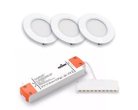 LEDlife Reco68 møbelspot i mat hvid med rund lysflade og dæmpbar strømforsyning ved siden af.