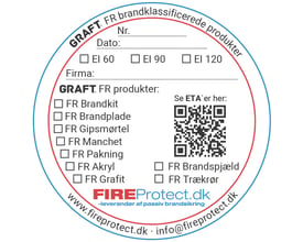 Rund GRAFT® ETA-mærkat med felter til dato, firmanavn og brandklassifikation samt en QR-kode.