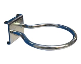 Ring Ø65 mm med dobbelt bagplade fra Maskinfabrikken Universal, lavet af metal og klar til montering på hulplade.