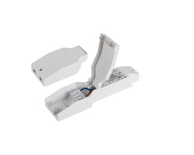 Åben SLV LED driver, viser interne komponenter og tilslutningsblok med ledninger for nem installation.