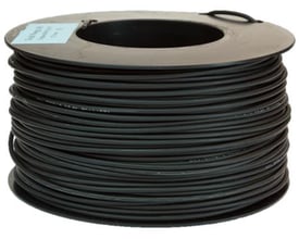 Stor rulle med sort Texiline HF90 ledning på 2,5 mm², ideel til skibs- og offshore brug.