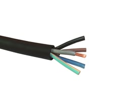 Sort H07RN-F gummikabel med 5G10 mm² tværsnit, viser de afisolerede ledere og den sorte yderkappe.