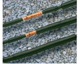 TE Connectivity Rayvolve RVS krympemuffe, Ø25-38mm og 370mm lang, til kabelsamling på stenbelægning.