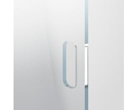 Nærbillede af et ovalt dørhåndtag på en klar glas brusekabinedør fra Contura Showerama Art.