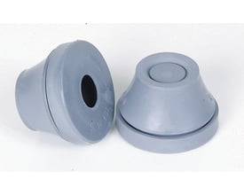 To Schneider Electric gummipakdåser TET, grå, med EPDM materiale, vist på hvid baggrund, hvor en er vendt forfra.