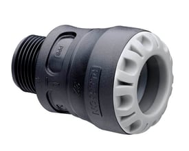 Plasson overgang med 50 mm rørstørrelse og 1.1/4" udvendigt gevind, fremstillet i PP materiale.