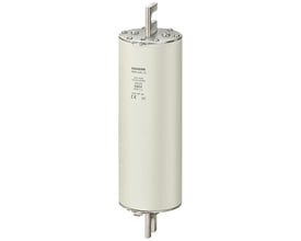 Siemens SITOR sikring NH3, 630A, aR, 2500V AC med slidsede bladkontakter og frontindikator på neutral baggrund.