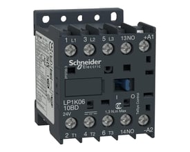 Schneider Electric TeSys K kontaktor 6A, 3-polet med 1NO hjælpekontakt og 12VDC spole, vist på neutral baggrund.