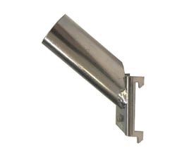 Skrå galvaniseret rørholder til 16mm rør, med hægter til ophæng på 9mm huller i hulplader.