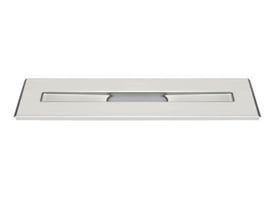 Oversigtsbillede af Unidrain 800 mm rendeafløbsarmatur i rustfrit stål med en minimalistisk, fritliggende designprofil.