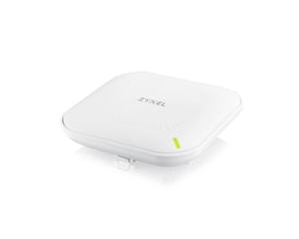 ZyXEL Access Point WiFi 6 AP NWA50AXPRO AX3000 Nebula Flex med grønt LED-lys på hvid baggrund.