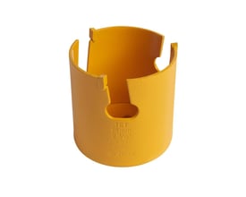 Gul Ironside universal-hulsav med HM-skær og 67 mm diameter, set skråt forfra med åbne slidser og centerhul.