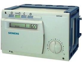 Siemens RVP340 varmeregulator til én varmekreds med digitalt display og drejeknap til temperaturjustering.