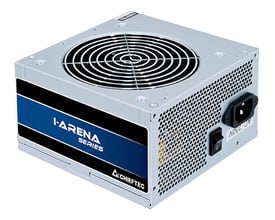 Sølvfarvet Chieftec GPB-500S strømforsyning på 500 W set skråt ovenfra med blæserrist og strømtilslutning synlig.