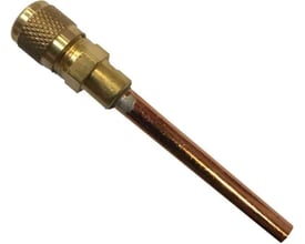 Refco Schraderventil A-31004 med messingfarvet ventilhoved og kobberrør, set skråt fra siden, med 1/4" flare.