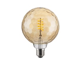 Detaljeret billede af Halo Design COLORS Geo Amber Ø125mm LED-lyskilde med dekorativt facetglas og synlig filament.